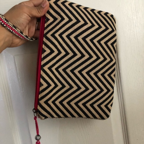 Clutch - Purse - Picture 6 of 11